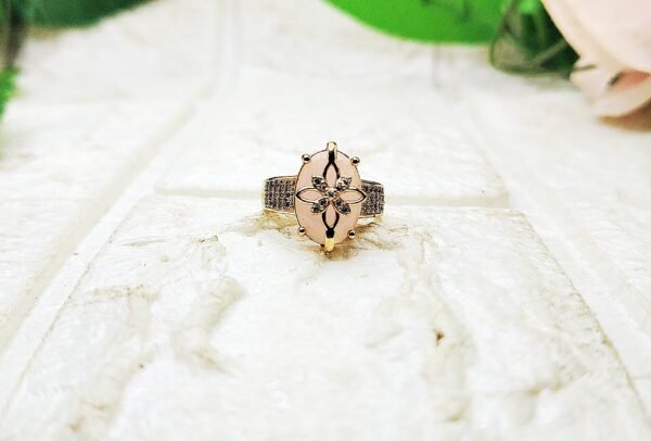 GMB – Elegant Bling Ring with Stones and Accents