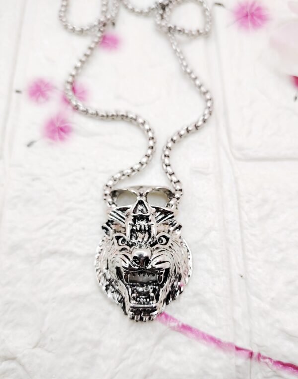 GMB – Animal Motif with Skull Pendant and Chain